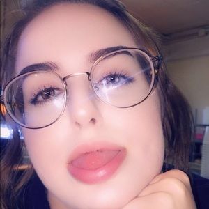 Meet your Posher, Haley